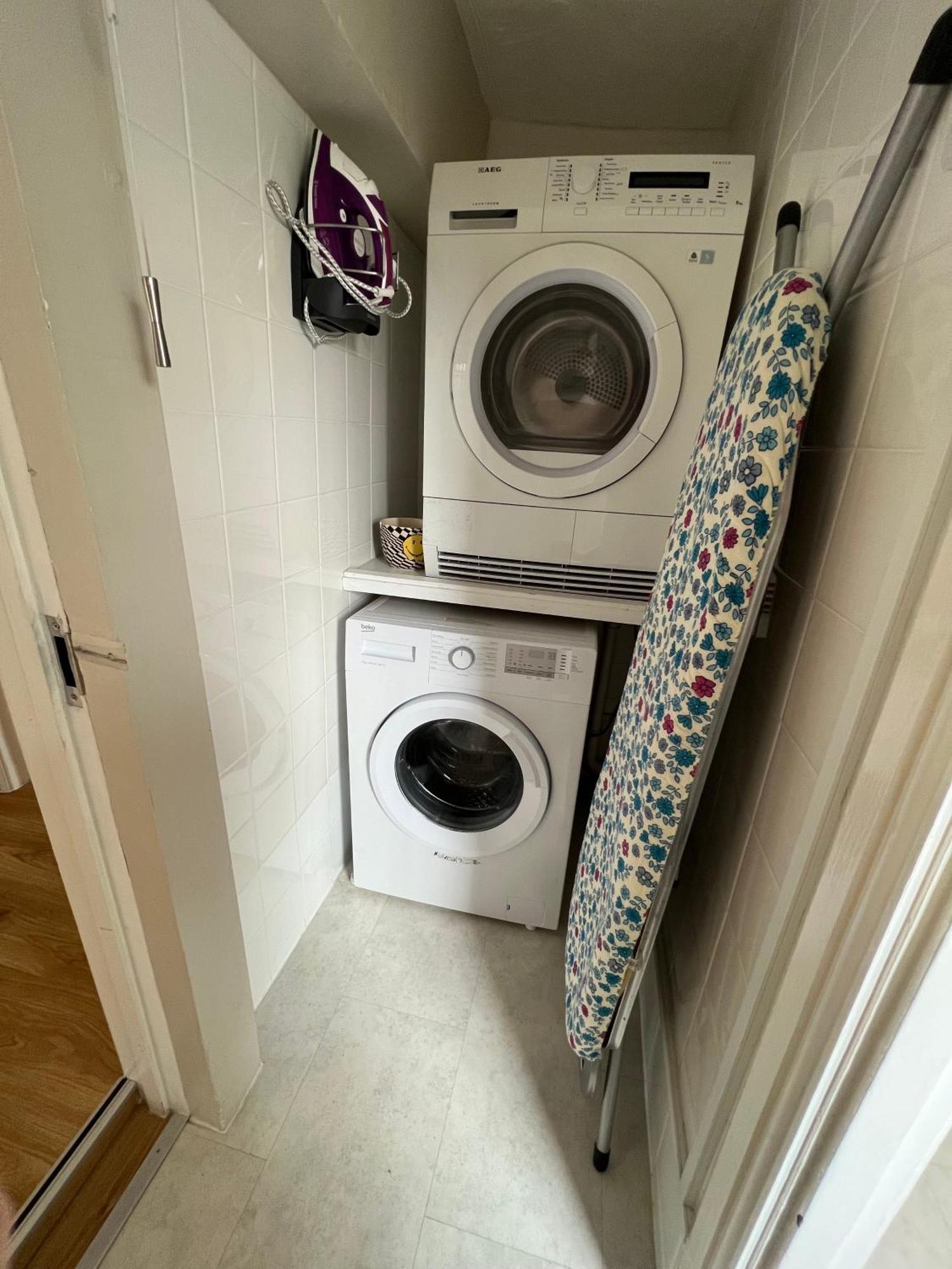 Stay In Yeovil Town Centre, Large 2 Bd Apt With Parking, Sleeps 4 Bagian luar foto